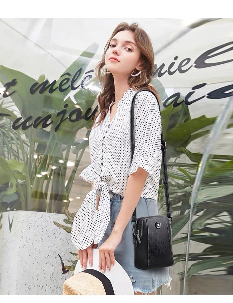 👜 Soft sunflower-patterned mobile phone case with shoulder strap🎉